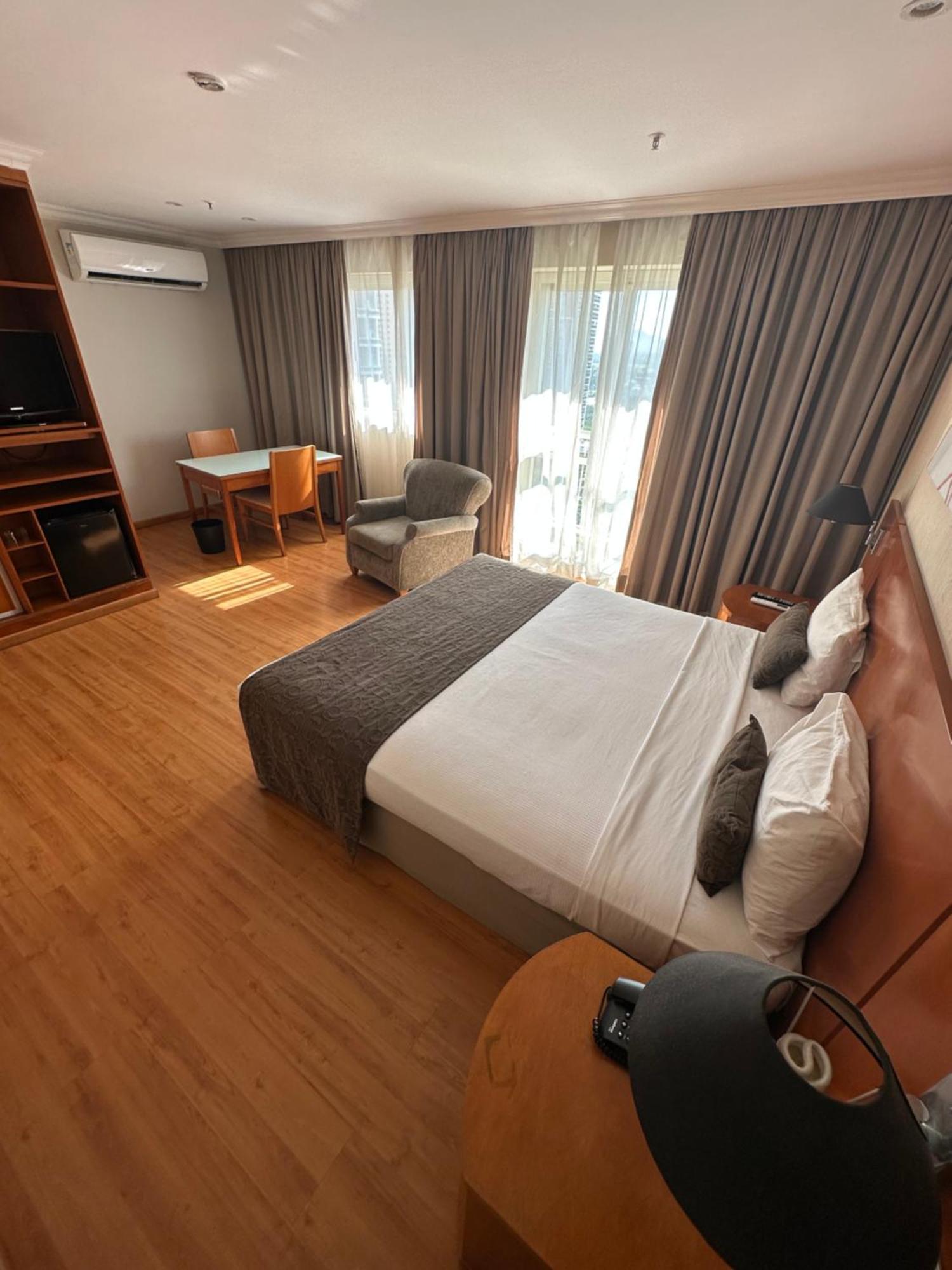 Flat Com Vista Panoramica -15- Na Barra Da Tijuca - Estacionamento Gratuito - Frigobar - Ar Condicionado - Piscina - Academia - Balsa Para Praia Gratis - Varanda - Vista Parcial Mar E Lagoa Rio de Janeiro Exterior foto