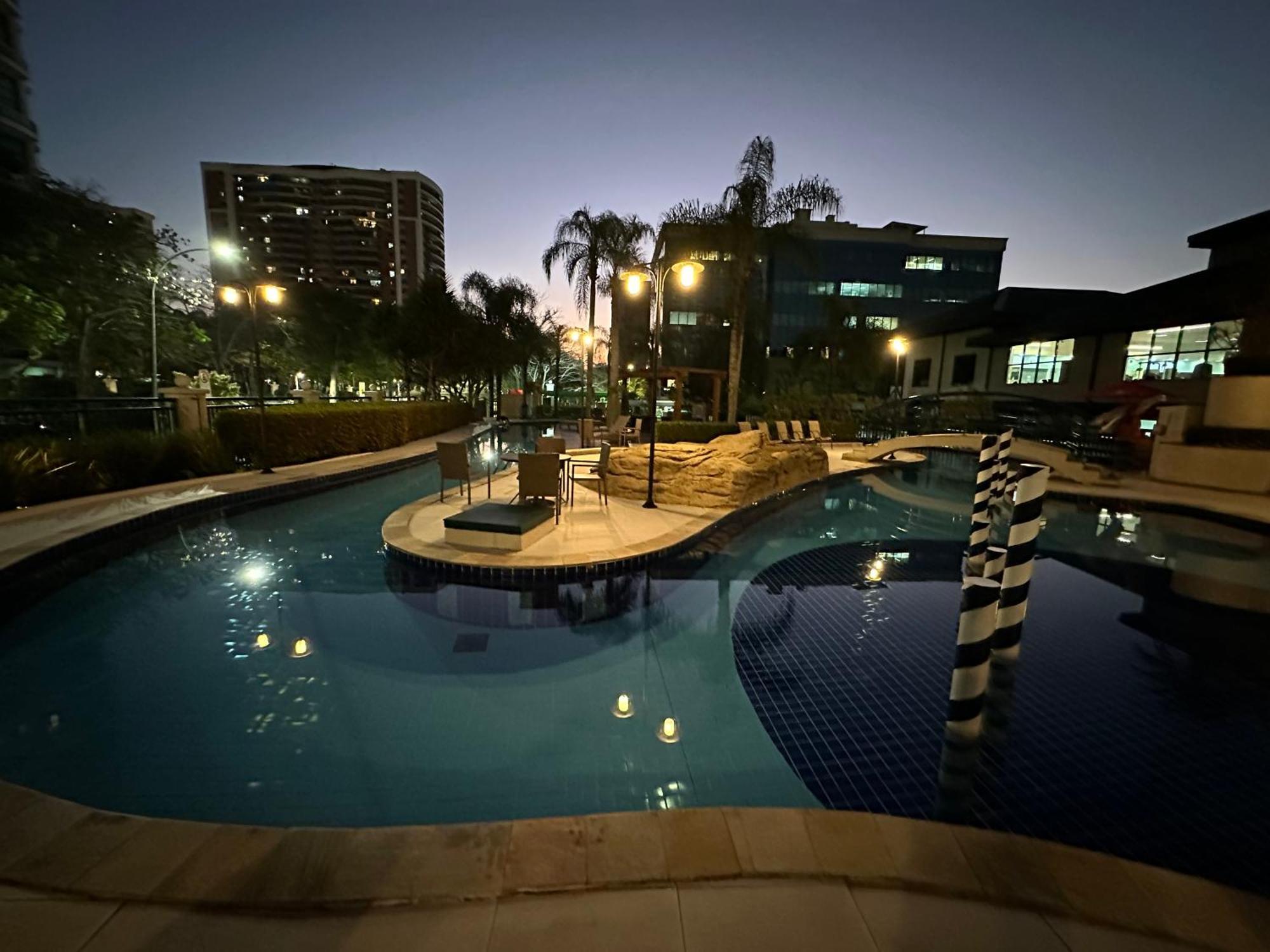 Flat Com Vista Panoramica -15- Na Barra Da Tijuca - Estacionamento Gratuito - Frigobar - Ar Condicionado - Piscina - Academia - Balsa Para Praia Gratis - Varanda - Vista Parcial Mar E Lagoa Rio de Janeiro Exterior foto